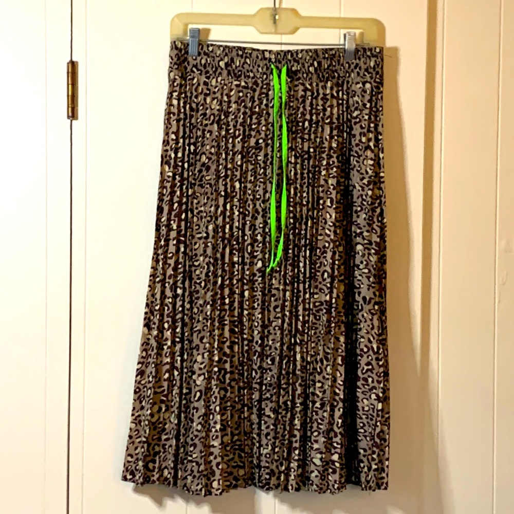 Leopard print skirt